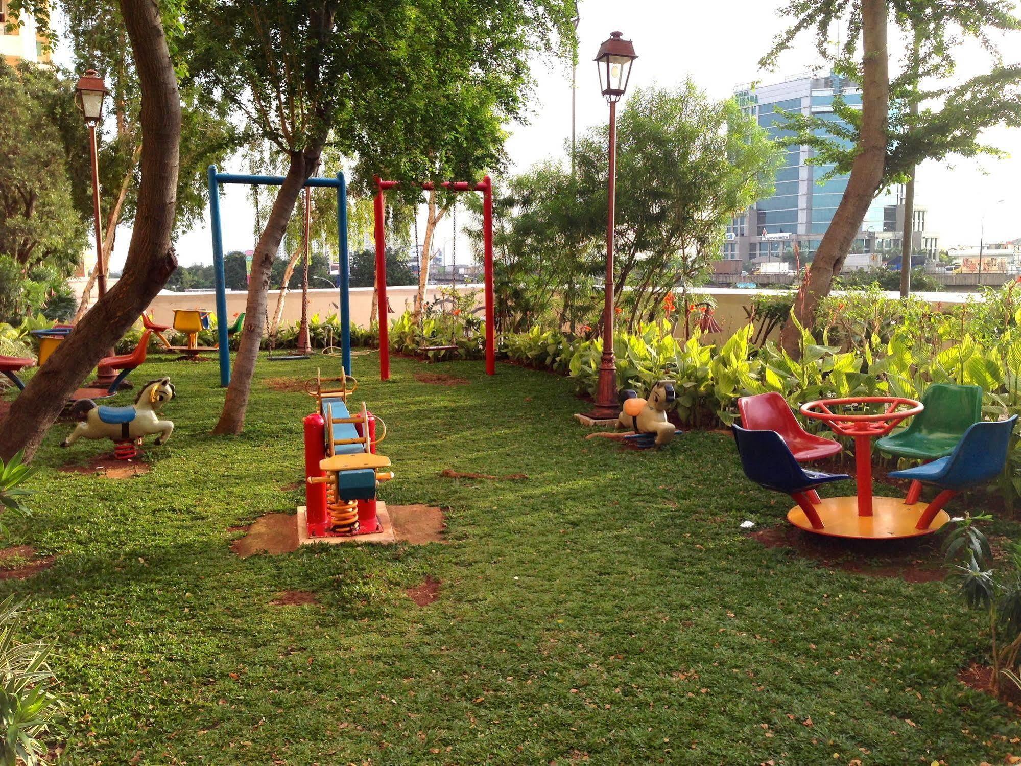 Ravarine Suite Apartment Jakarta Eksteriør bilde